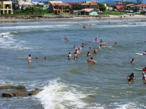 Movimento de finais de semana começa a se intensificar em Itapoá
