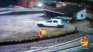 Automóvel furtado em Garuva é recuperado em São Francisco do Sul