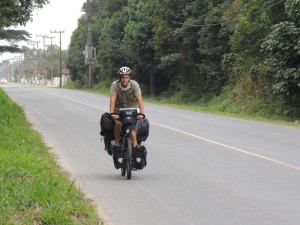 Passagem do aventureiro Julien (francês) em Itapoá 052