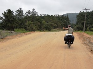 Passagem do aventureiro Julien (francês) em Itapoá 092