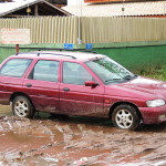 Obras aliadas às chuvas causam transtornos a moradores da Barra do Saí