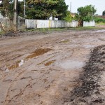 Obras aliadas às chuvas causam transtornos a moradores da Barra do Saí
