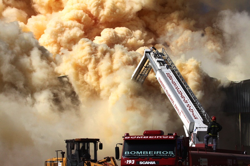 Incêndio químico de 2013 em São Francisco do Sul.