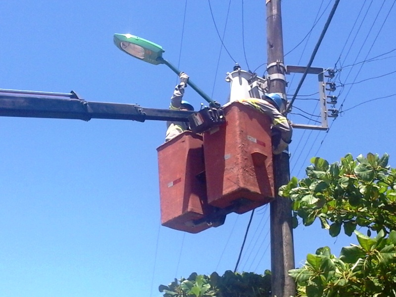 Iluminação pública de Itapoá passa por melhorias