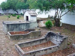 Cemitério Municipal de Itapema do Norte em Itapoá