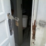 Polícia recupera vários objetos furtados escondidos em mata