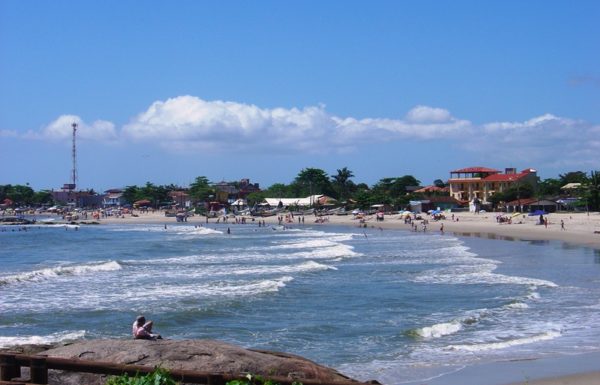 Praia do balneario Itapema do Norte, em Itapoa