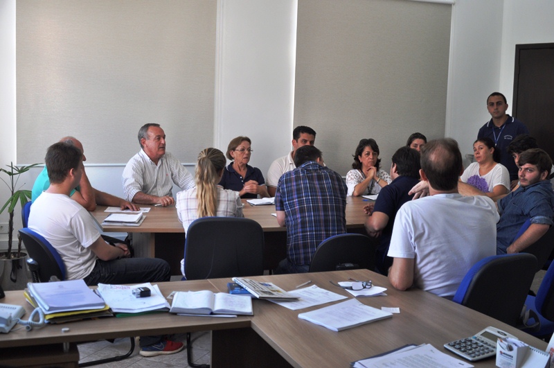 Prefeito solicita arquivamento do PL que regularia o transporte universitário