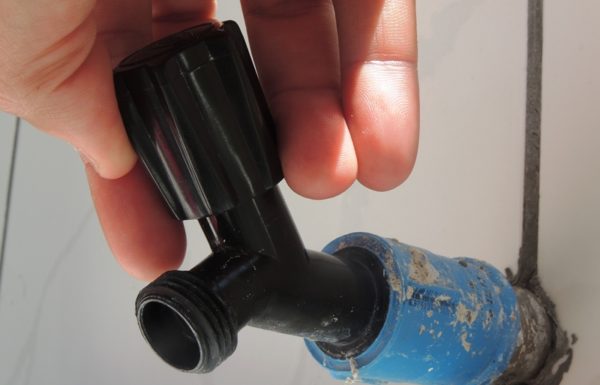 Ápice da temporada começa com falta de água em Itapoá