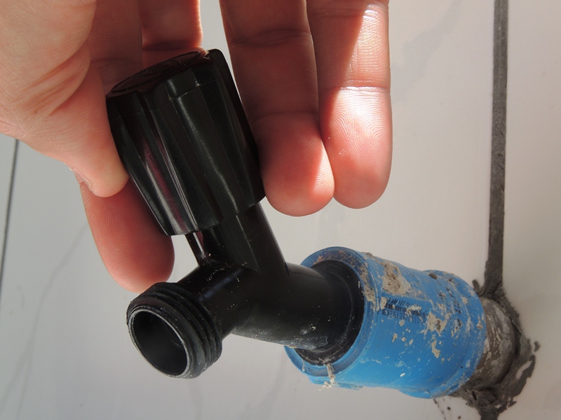 Ápice da temporada começa com falta de água em Itapoá