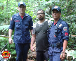 Bombeiros de Garuva resgatam homem perdido na mata