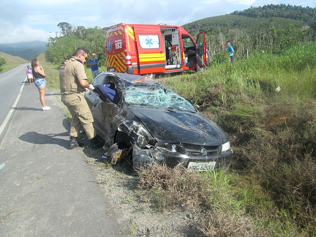 Garuvense morre após capotar carro em Itapoá