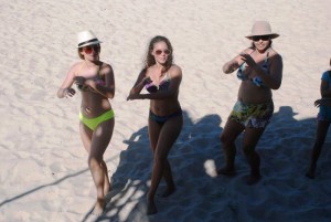 Aula de zumba integra o Projeto Esporte e Verão em Itapoá