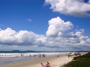 Final de semana deve ser de tempo instável em Itapoá