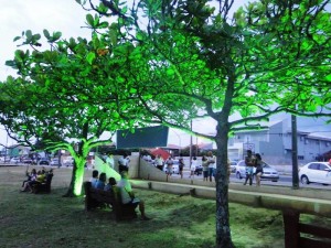 Praça do Rainha recebe iluminação