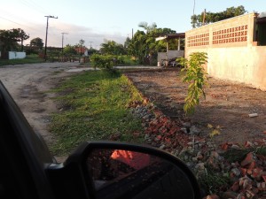 Interdição parcial de trecho da rua Vasco Nunes Balboa, na Barra do Saí, em Itapoá