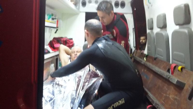 Bombeiros de Itapoá resgatam homem na Ilha do Cação