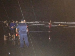 Bombeiros de Itapoá resgatam homem na Ilha do Cação