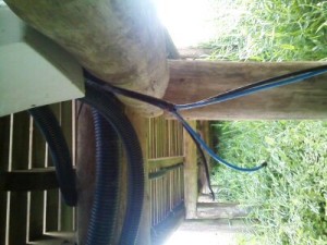 Vândalos danificam vários fios e deixam Deck da 3ª Pedra às escuras