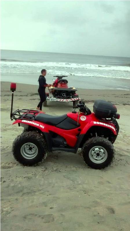 Bombeiros procuram homem desaparecido no mar próximo ao Porto Itapoá