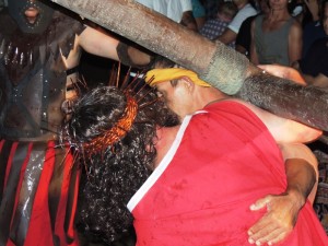 Encenação Paixão de Cristo 2015 na Barra do Saí em Itapoá 083