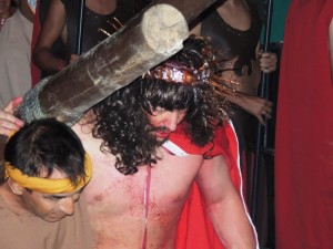 Encenação Paixão de Cristo 2015 na Barra do Saí em Itapoá 092