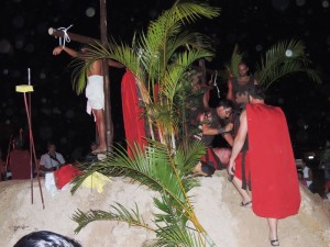 Encenação Paixão de Cristo 2015 na Barra do Saí em Itapoá 105