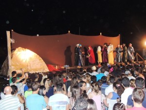 Encenação Paixão de Cristo 2015 na Barra do Saí em Itapoá 130