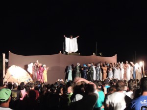 Encenação Paixão de Cristo 2015 na Barra do Saí em Itapoá 147