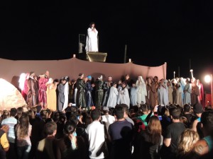 Encenação Paixão de Cristo 2015 na Barra do Saí em Itapoá 149