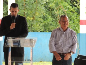 Obras na Escola Claiton Almir Hermes e asfalto são inaugurados no São José