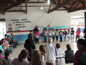Obras na Escola Claiton Almir Hermes e asfalto são inaugurados no São José