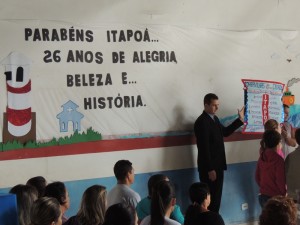 Obras na Escola Claiton Almir Hermes e asfalto são inaugurados no São José