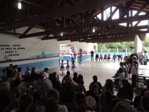 Obras na Escola Claiton Almir Hermes e asfalto são inaugurados no São José