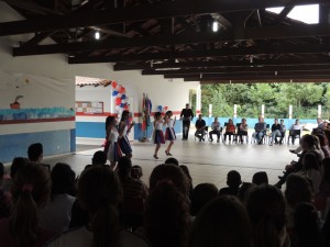 Obras na Escola Claiton Almir Hermes e asfalto são inaugurados no São José