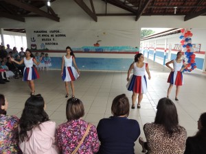 Obras na Escola Claiton Almir Hermes e asfalto são inaugurados no São José