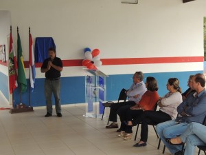 Obras na Escola Claiton Almir Hermes e asfalto são inaugurados no São José