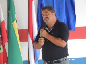 Obras na Escola Claiton Almir Hermes e asfalto são inaugurados no São José