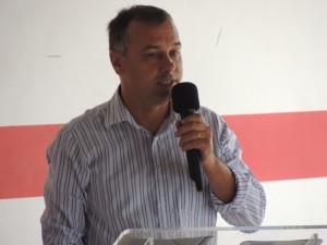 Obras na Escola Claiton Almir Hermes e asfalto são inaugurados no São José