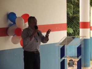 Obras na Escola Claiton Almir Hermes e asfalto são inaugurados no São José