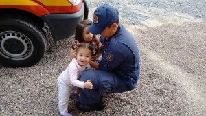 Bombeiros de Itapoá recebem visita de crianças da Creche Mundo Encantado