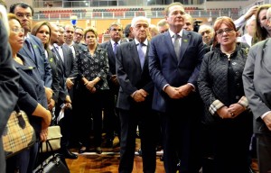 Corpo de Luiz Henrique da Silveira é enterrado com honras militares