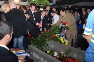 Corpo de Luiz Henrique da Silveira é enterrado com honras militares