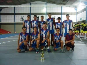 Equipes de rendimento de Itapoá participam de competições de vôlei e futsal