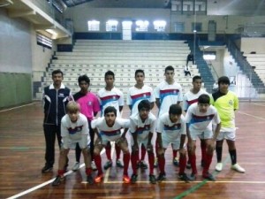 Equipes de rendimento de Itapoá participam de competições de vôlei e futsal