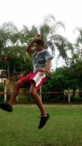 Atletas de slackline em Itapoá divulgam evolução nesse esporte de equilíbrio