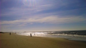 Céu azul predomina e feriado prolongado é de tempo ameno em Itapoá