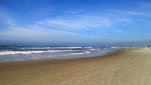 Céu azul predomina e feriado prolongado é de tempo ameno em Itapoá