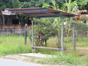 Ponto de ônibus na avenida Marechal Floriano Peixoto (futuro trajeto)