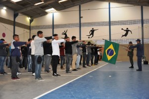 Jovens de Itapoá realizam Juramento à Bandeira